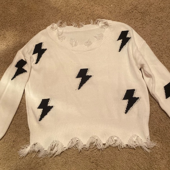 Lightning Pattern Distressed Sweater - Picture 4 of 7